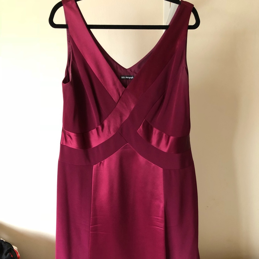 Crazy flattering v neck, flare dress